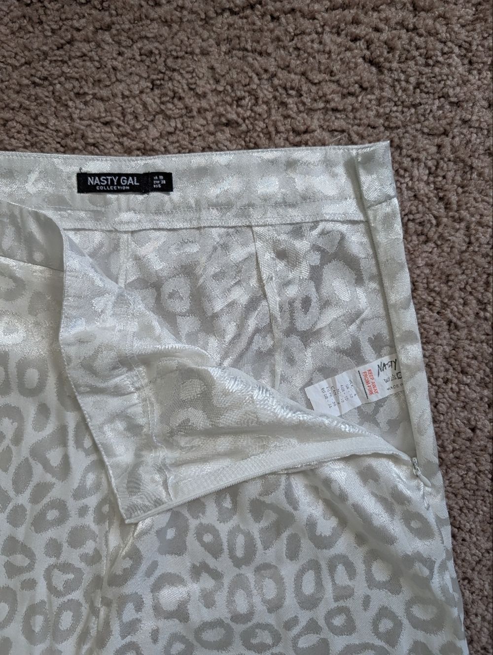 Nasty Gal Womens White Silky Wide Leg Lightweight Leopard Print Pants Size 6 - Picture 5 of 9